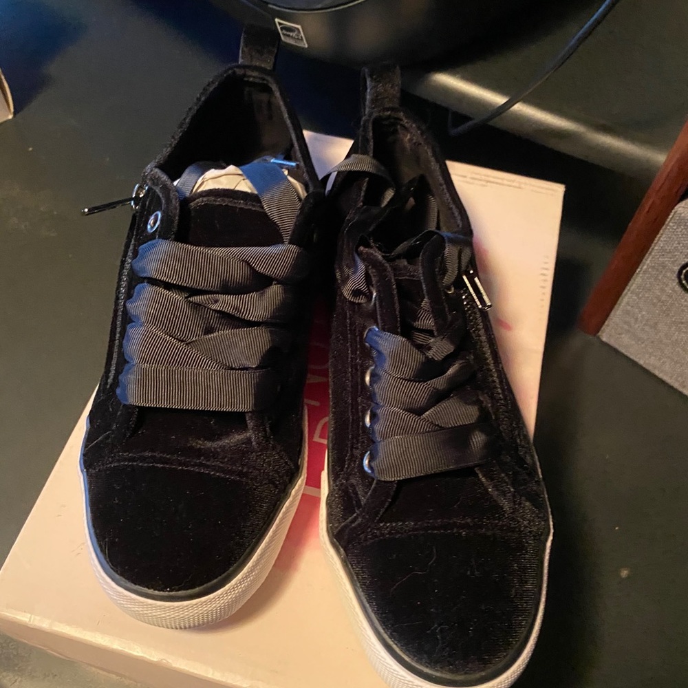 Women’s shoes